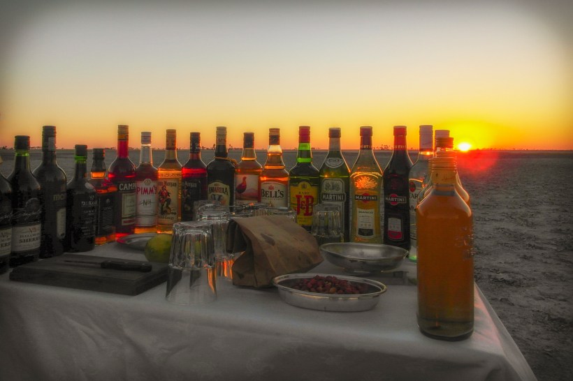 Sundowner в Jack's Camp, солончаки Makgadikgadi, Ботсвана