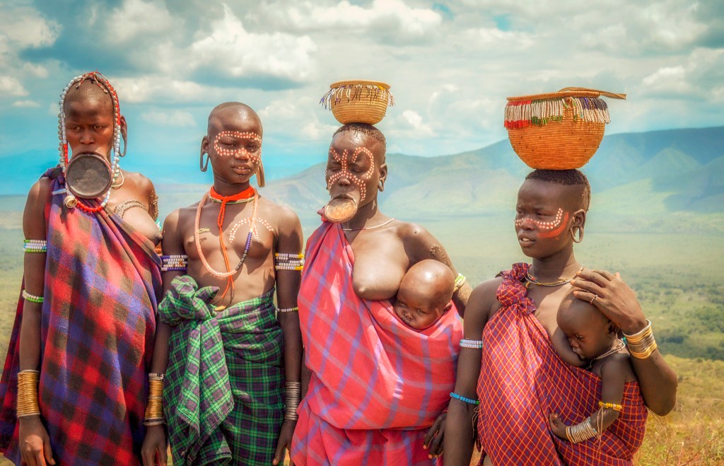 Женщины племени мурси