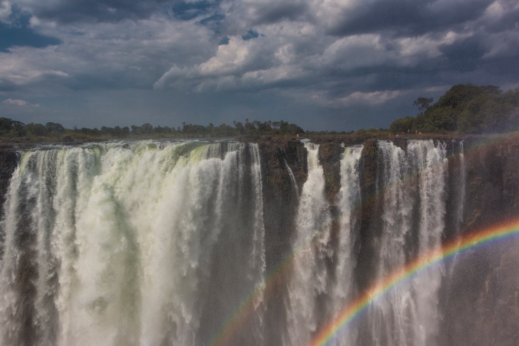 Водопад Виктория на границе Замбии и Зимбабве