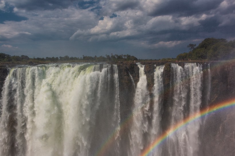 Водопад Виктория на границе Замбии и Зимбабве