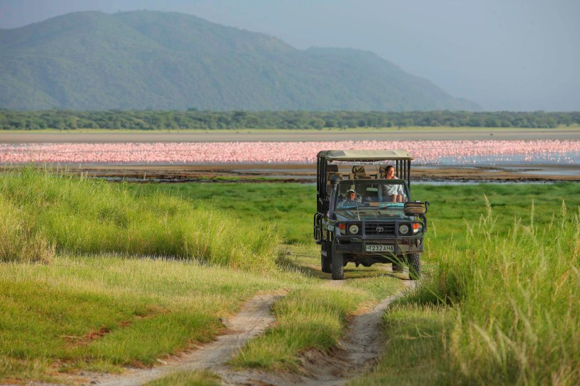 Сафари в национальном парке Озеро Маньяра